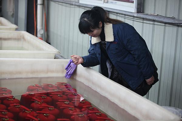 Fabrika doğrudan satış 4 kg BSI EN3 sertifikalı kuru toz yangın s&ouml;nd&uuml;r&uuml;c&uuml; 9